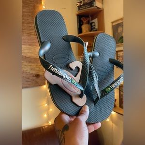 Green “Brazil” Havianas, size 35-36 NWT